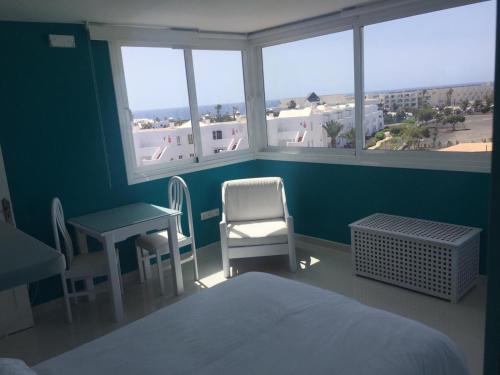 LOVELY 3-BEDROOM PENTHOUSE WITH SEAVIEW