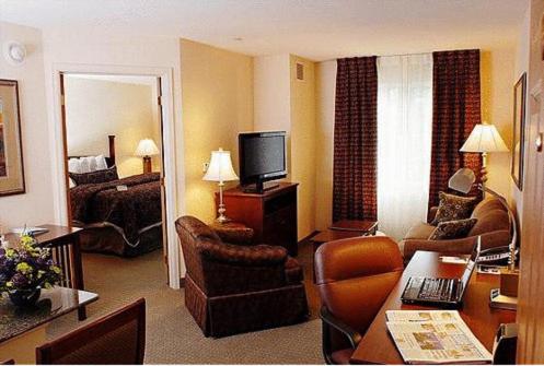 Staybridge Suites - Philadelphia Valley Forge 422, an IHG Hotel