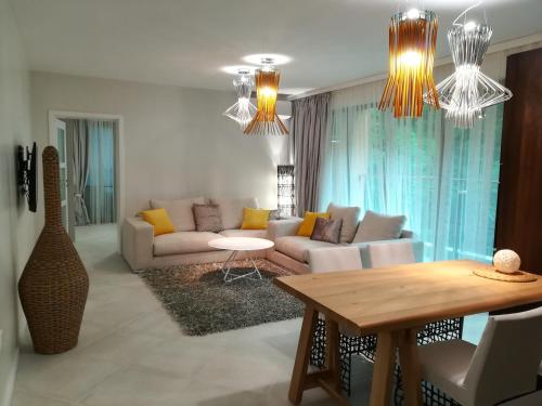 Sunrise Complex Apartments - image 5