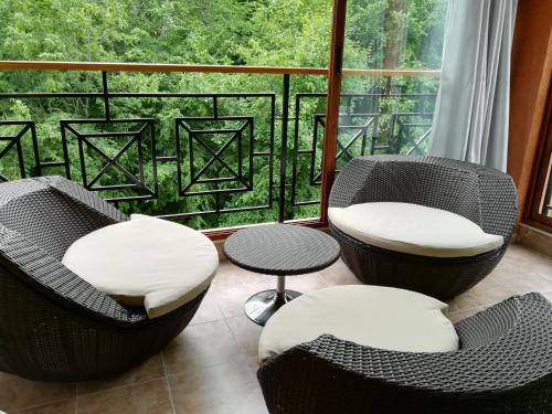 Sunrise Complex Apartments - image 10