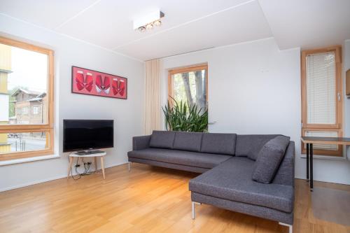 One-Bedroom Apartment image 6