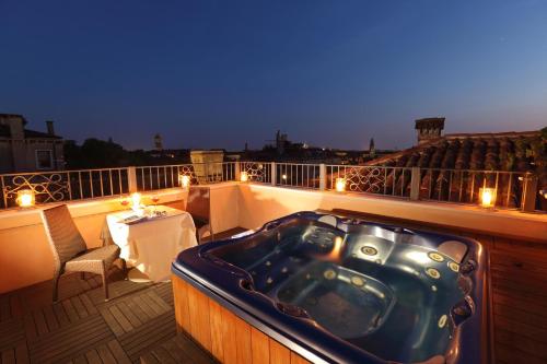 Hotel Palazzo Stern - image 3