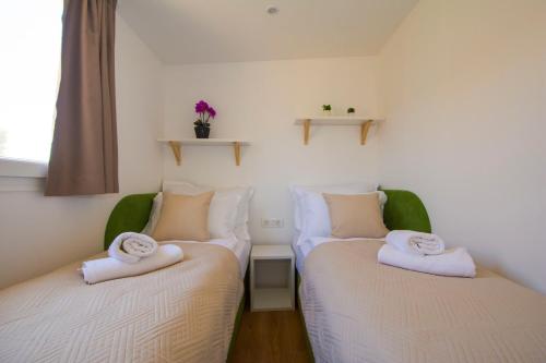 Mobile Homes at Camping Ugljan Resort - image 5