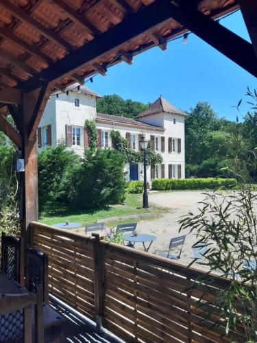 Les Tours Celtiques BnB Courbiac