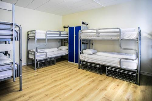 1 bunk bed
