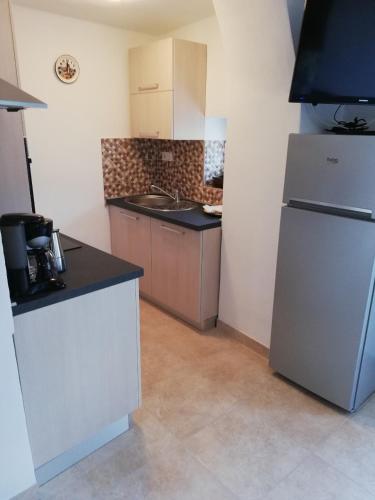 Apartment and Room Surdić (Apartment and Room Surdic) in Valun