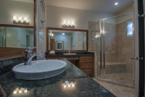 592 Western Lake Drive - image 2