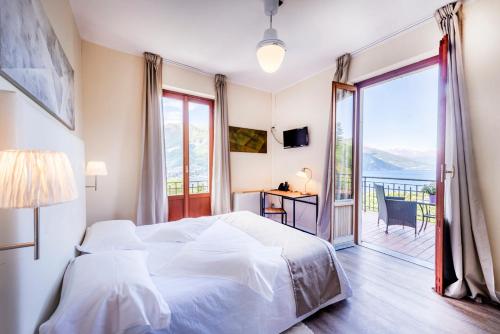 Superior Double Room with Lake View