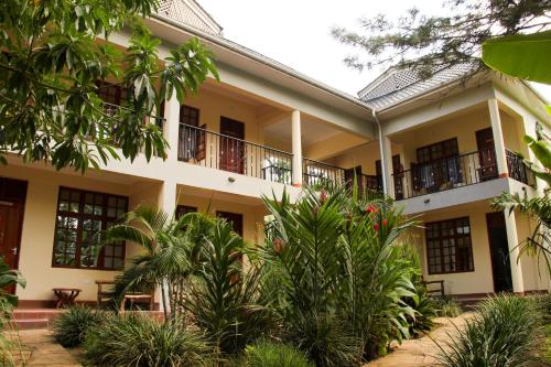 The Vijiji Center Lodge & Safari