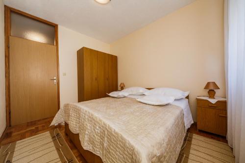  Apartment Sunčica, Unterkunft in Kaštela