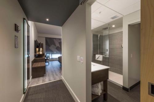 201810394 Hôtel & Suites Normandin Lévis