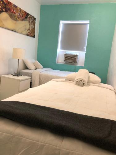 SoBe Hostel & Bar Image 43