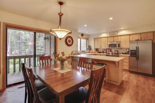 zRidge Condo 33 - image 6