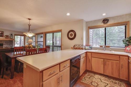 zRidge Condo 33 - image 9