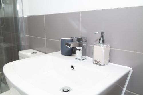Serviced Apartments In Liverpool City Centre - L1 Boutique by Happy Days