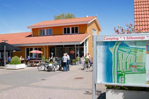 Zuiderzee-chalet 22 - image 3