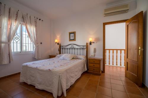 Chalet adosado Atalaya P - image 5