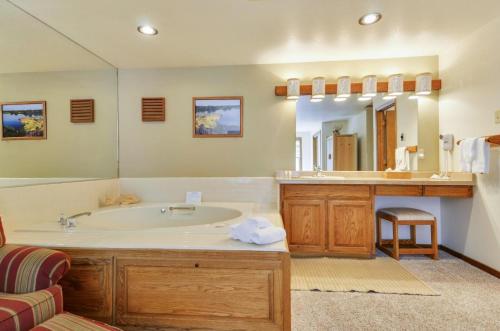 zRidge Condo 10 - image 6