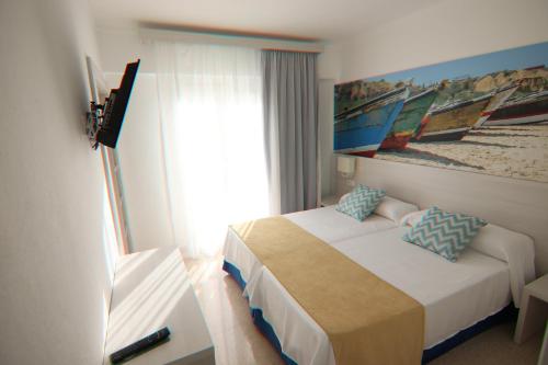 Hostal Cala Ratjada - image 8