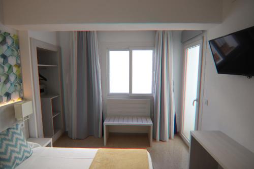 Hostal Cala Ratjada - main image