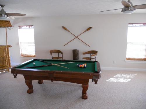 Large Beach House with Great Oceanviews, Game Room, Swimming pool