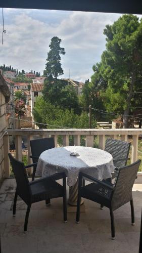  Apartments Megi in Sutivan