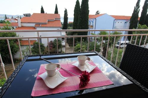  Apartments Renato - 150m from beach, Pension in Sveti Filip i Jakov