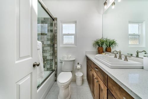 6 THE WHITE HOUSE - image 7