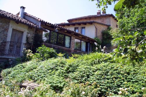 Vista exterior, Dindina Agriturismo in Neviglie