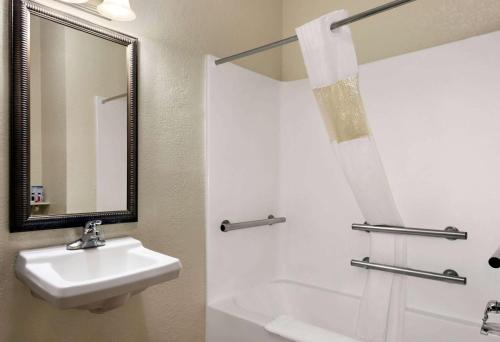 Baymont by Wyndham Elizabethtown in Elizabethtown, USA