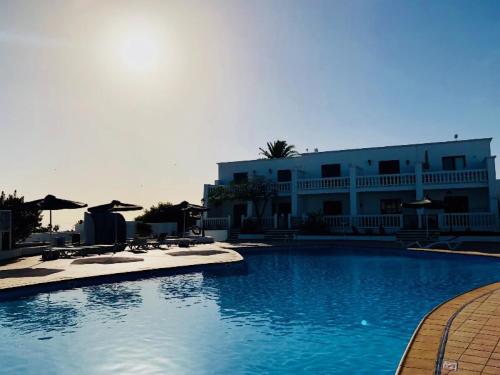 Apartment Florencia with Pool & Wifi in Puerto del Carmen - image 4