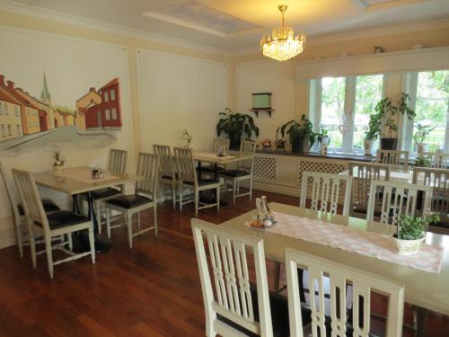 Park Hotel Linköping Fawlty Towers - image 2