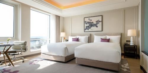 Deluxe Twin Room (Cimer & Wonderbox included)