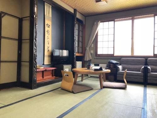 room detail thumbnail 0