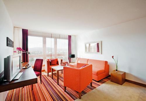 Mövenpick Hotel Zurich Airport - main image