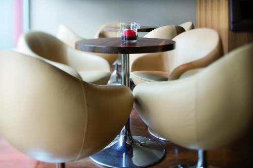 Mövenpick Hotel Zurich Airport - image 14