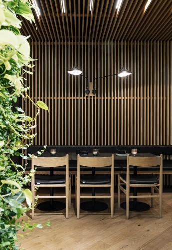 Ресторан, Hotel 1904 in Олесунн