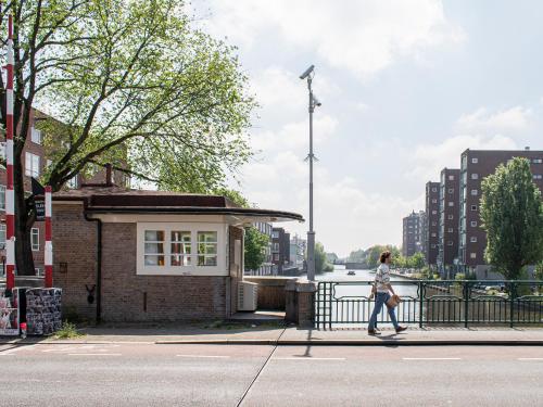 SWEETS - Van Hallbrug, Amsterdam (Foto 3)