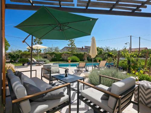  Villa Maxima Agri in Buici