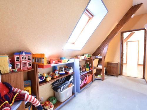 Spacious Holiday Home with Garden near Sea in Normandy - image 8