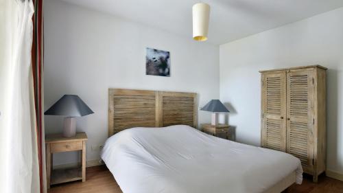 2 bedrooms, 4 beds