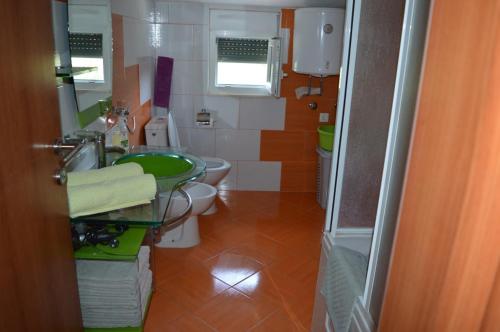 Apartment in Vinišce with Balcony, Air condition, WIFI, Washing machine (4753-3)