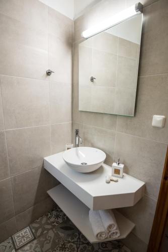 Aloni Studios & Apartments, Атанион (фото 8)