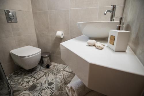 Aloni Studios & Apartments, Атанион (фото 9)