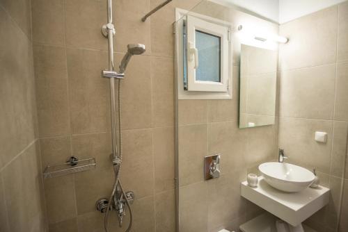Aloni Studios & Apartments, Атанион (фото 4)