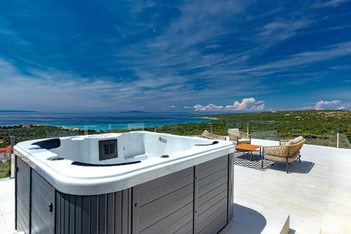 Балкон, Hotel In Excelsis in Новаля