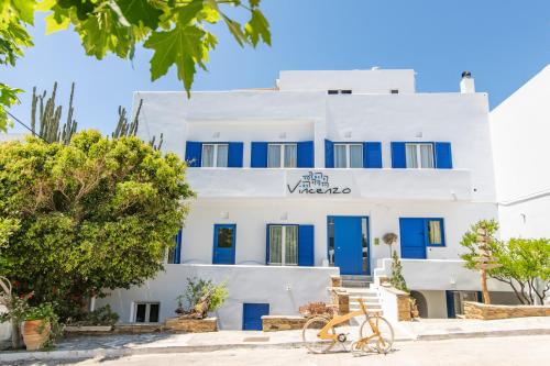 Vincenzo Family Rooms Tinos Town