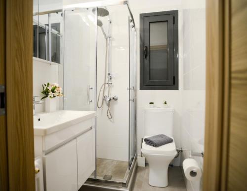Your Home Away from Home in Erectheium, Athènes (photo 3)