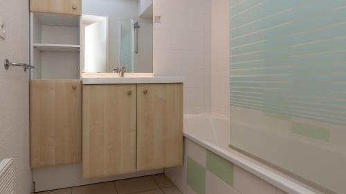 3 bedrooms, 5 beds
