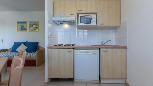 2 bedrooms, 4 beds